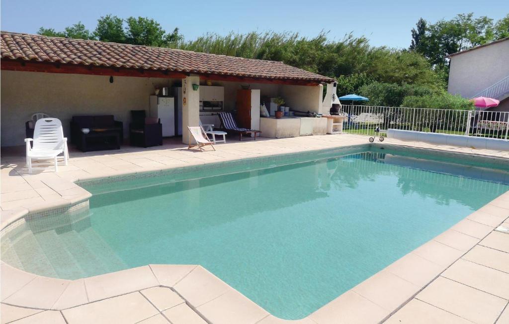 Beautiful Apartment In Mallemort With 2 Bedrooms, Outdoor Swimming Pool And Wifi photo 3