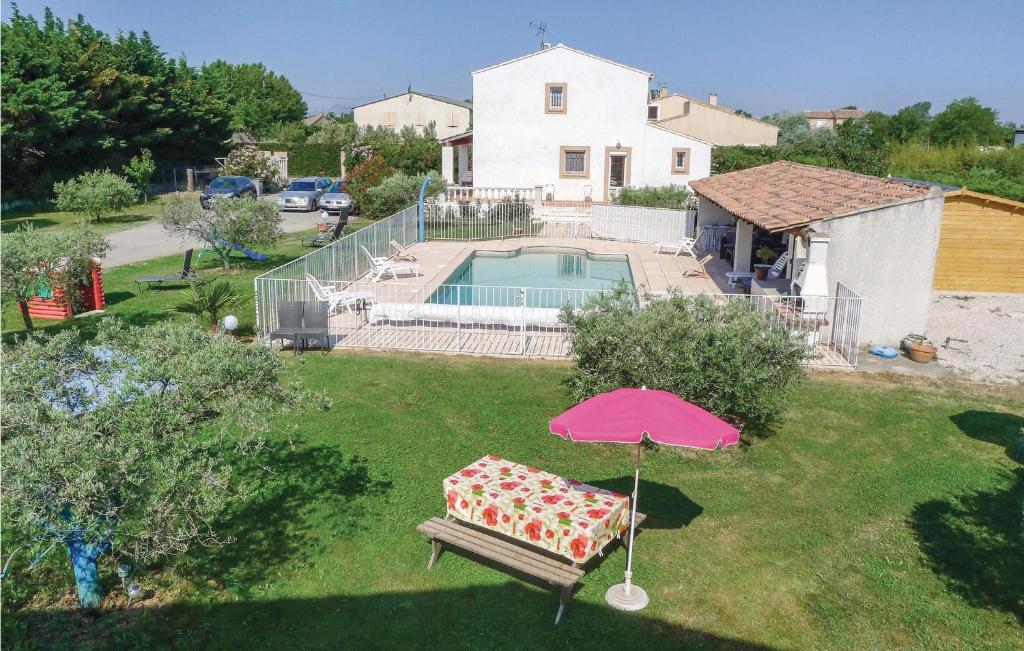 Beautiful Apartment In Mallemort With 2 Bedrooms, Outdoor Swimming Pool And Wifi photo 4
