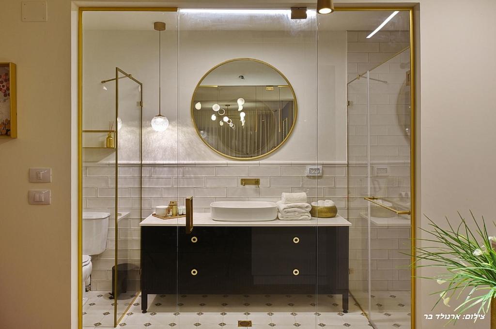 מוריה גולד - MORIA GOLD photo 1