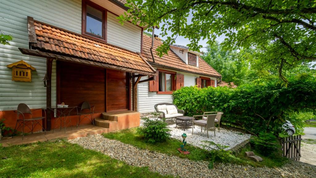 Charming Holiday House in Velika Lesnica