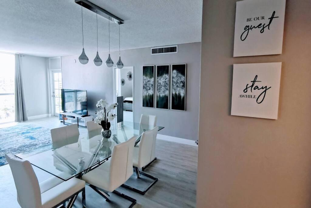 Luxury Stylish Oceanfront 2 bedroom 2 bathroom in HOLLYWOOD FL photo 3