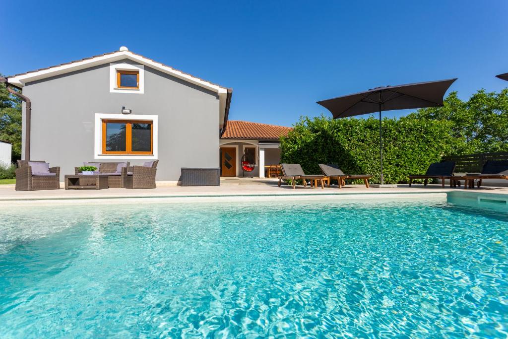 Villa Anavi photo 3