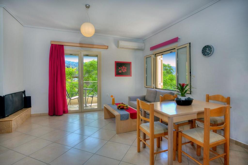 Thea Hotel - Studios & Suites photo 4