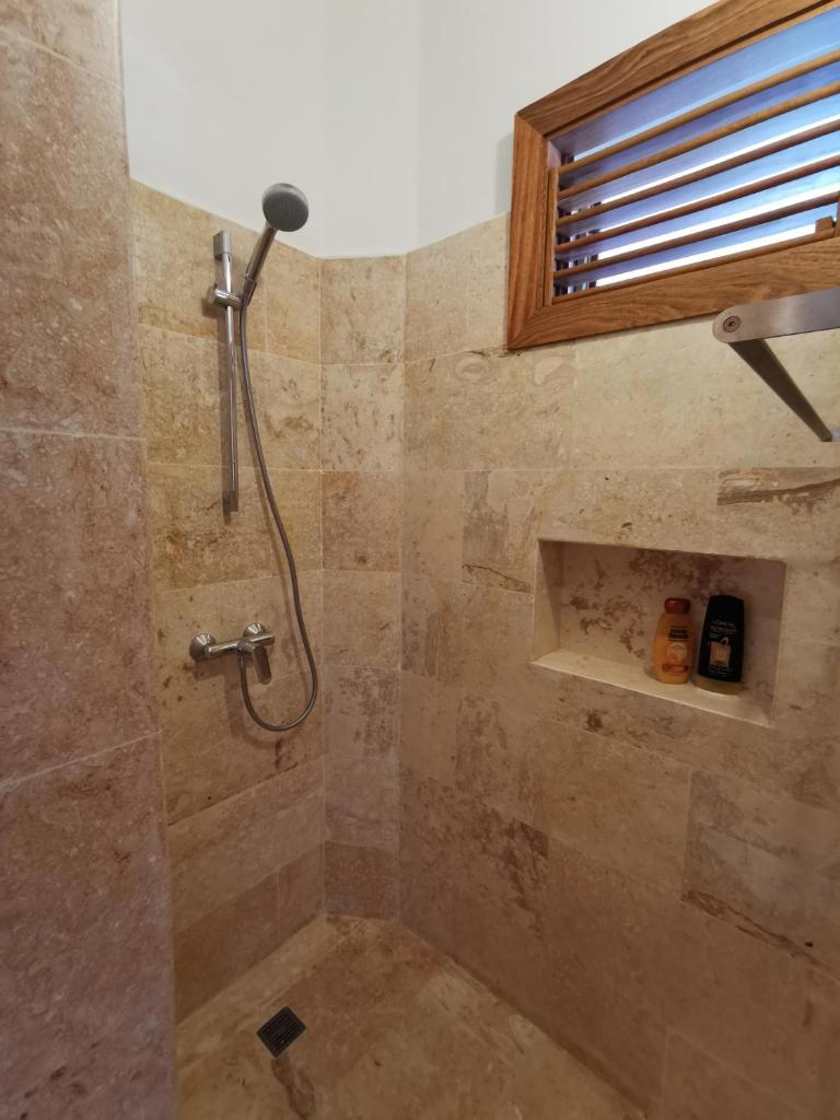 Flor de Coco, Villa neuve, 5 chambres, 5 salles de bains et grande piscine à 250 mètres de la plage photo 4