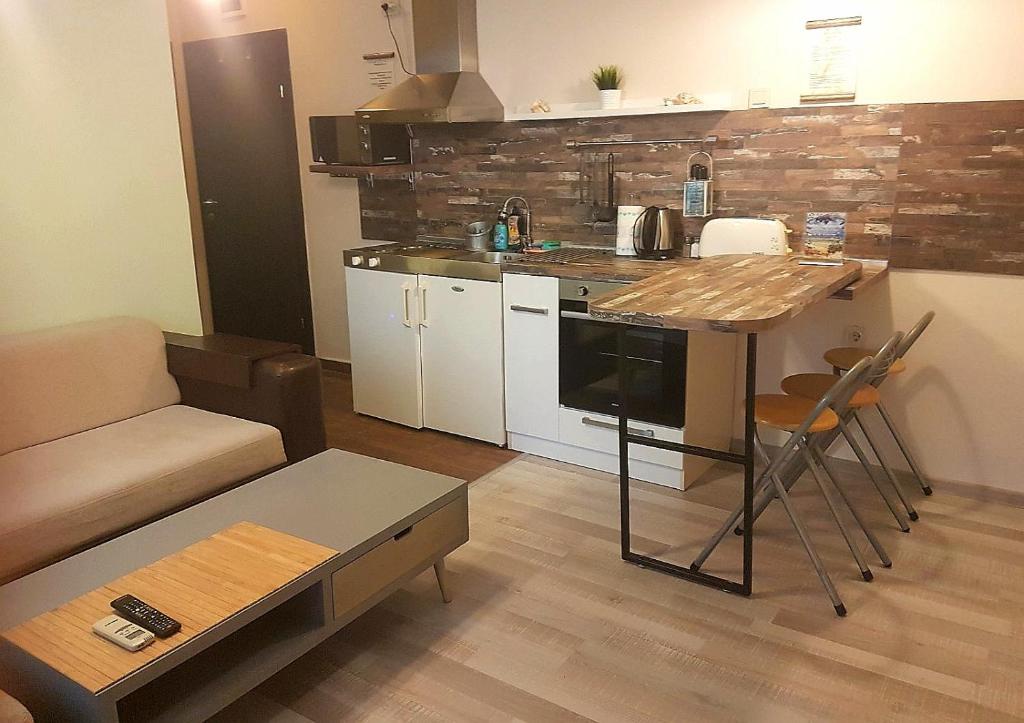 Aheloy Apartments photo 1