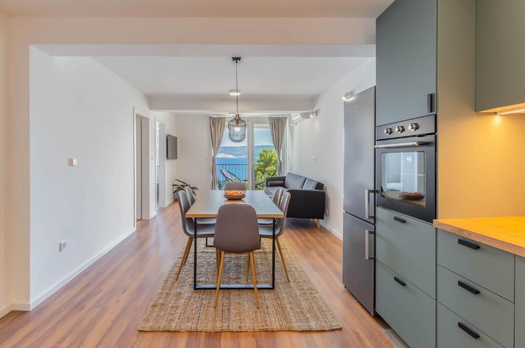Sea view apartment Celina photo 3