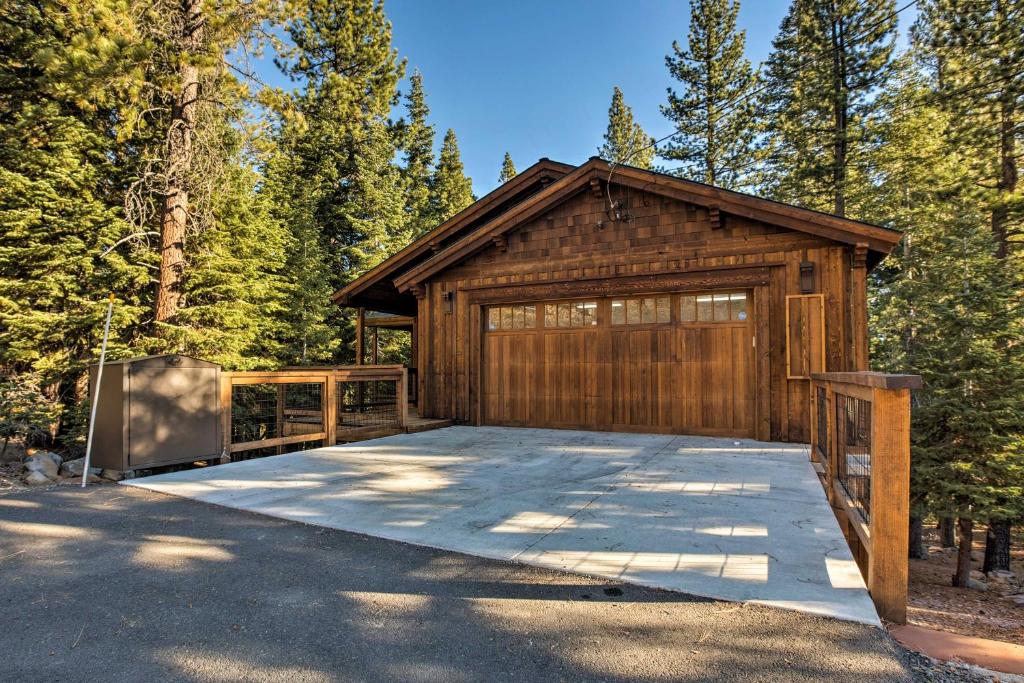 Saint Bernard - Luxurious Upscale Comfy Mountain Retreat Hot Tub Gas BBQ with Level 2 EV Connection image