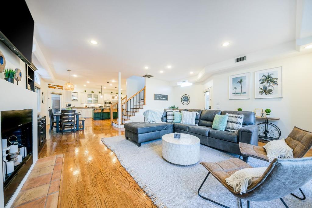 Belmont Shore Luxury photo 2