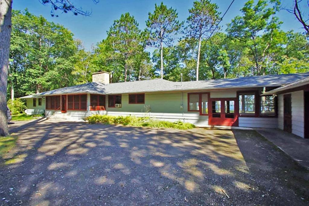 George's Lakeside Haven on Lac Courte Oreilles image