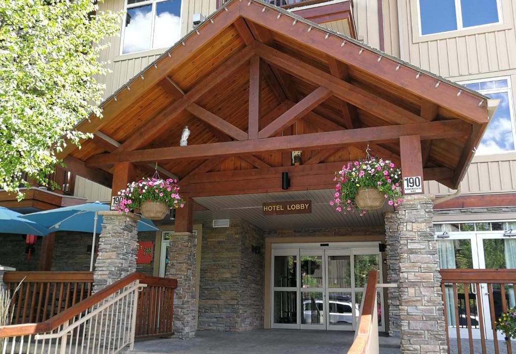 Sunny Tranquil Woods Turret in Falcon Crest Lodge photo 4