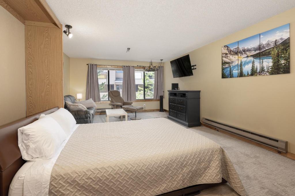 E209 Snowblaze Athletic Club Condo photo 3