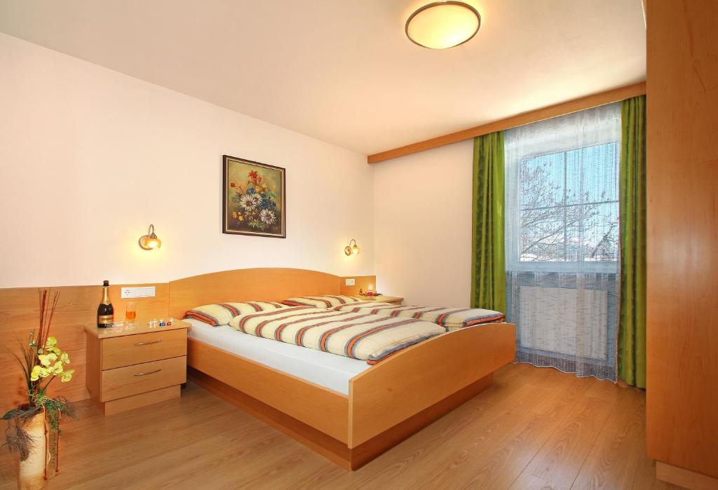 Wurzerhof - Quiet & Spacious Mountain Apartments with Guestpass - Tap to explore photos