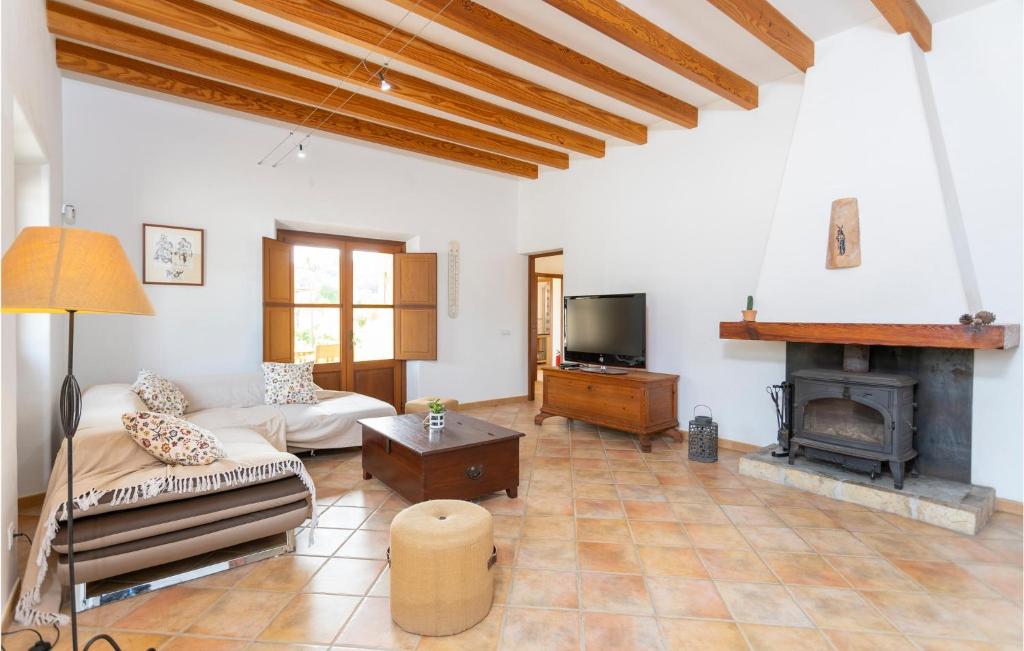 Beautiful Home In Art With 4 Bedrooms, Wifi And Outdoor Swimming Pool photo 3