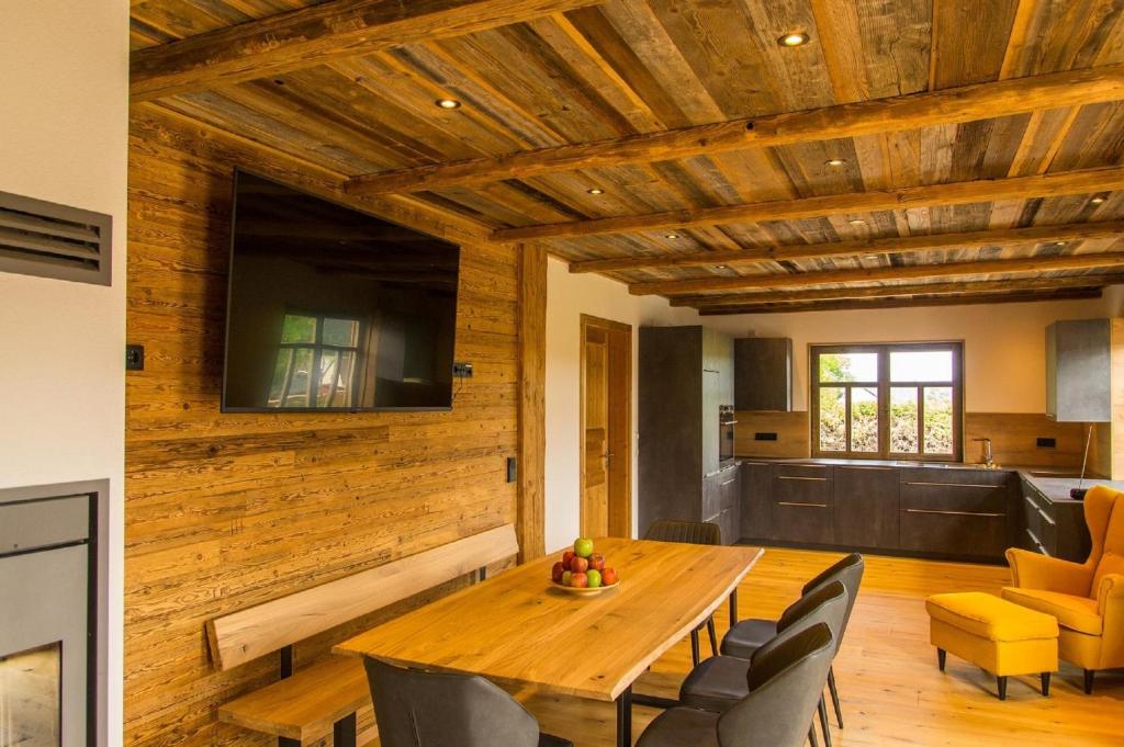 Chalet am Ölberg mit Badefass und Altholzsauna photo 2
