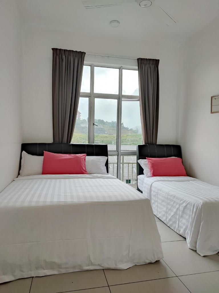 W6WarmStay@GoldenHills/3RPenthouse/WiFi/PasarMalamView/2carpark photo 1