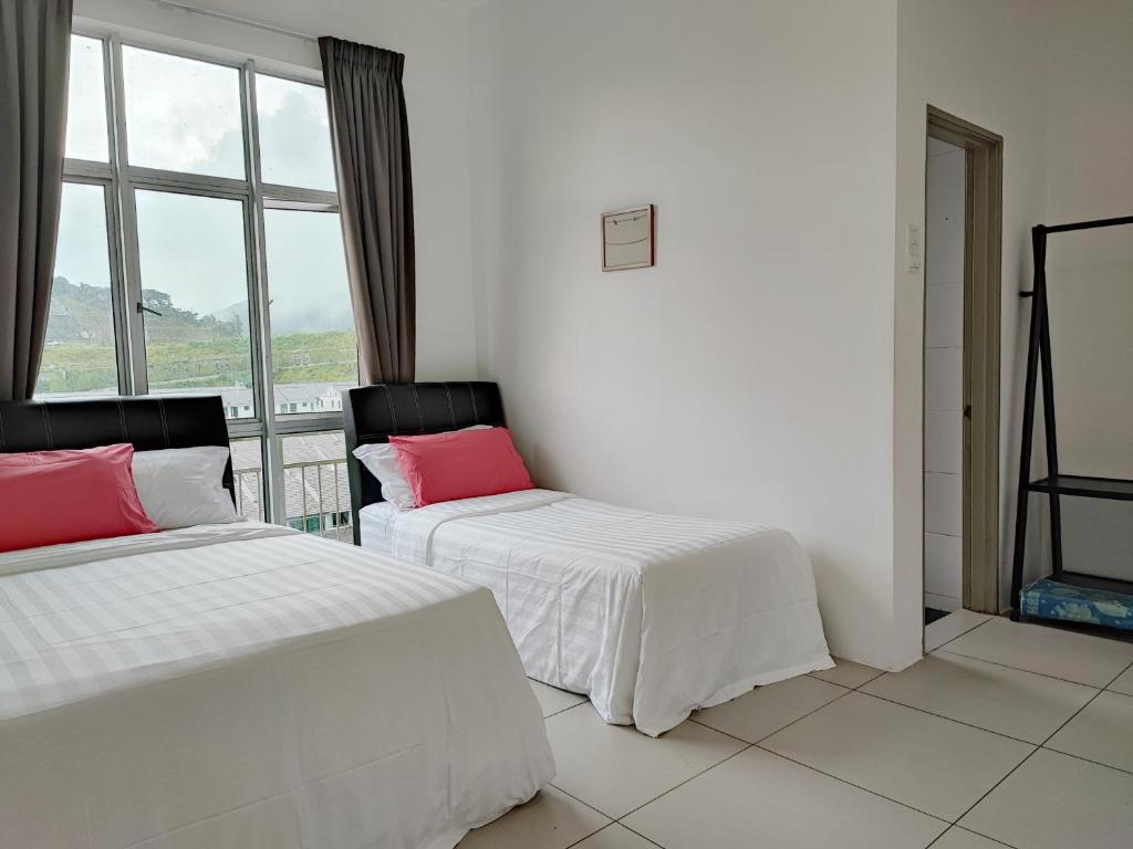 W6WarmStay@GoldenHills/3RPenthouse/WiFi/PasarMalamView/2carpark photo 2