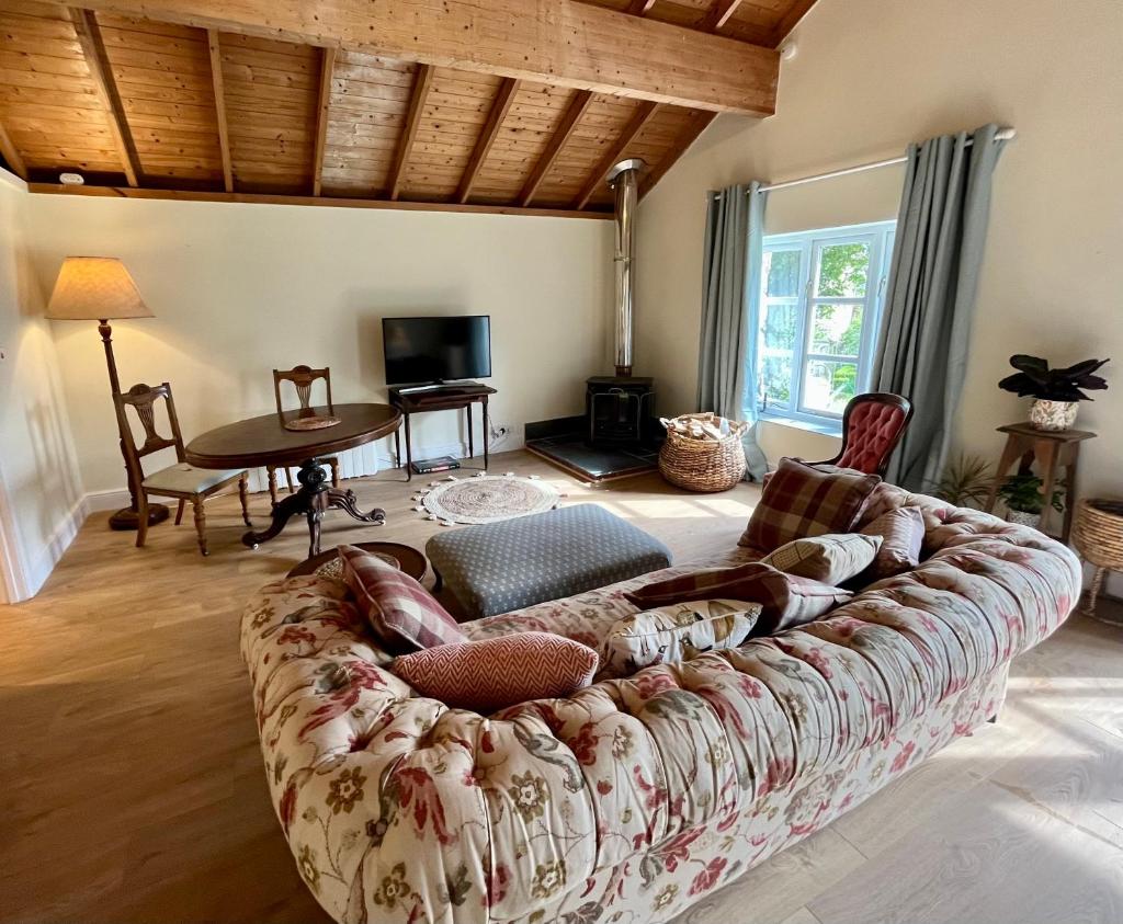 The Billiard Room - Cosy Country Retreat photo 3