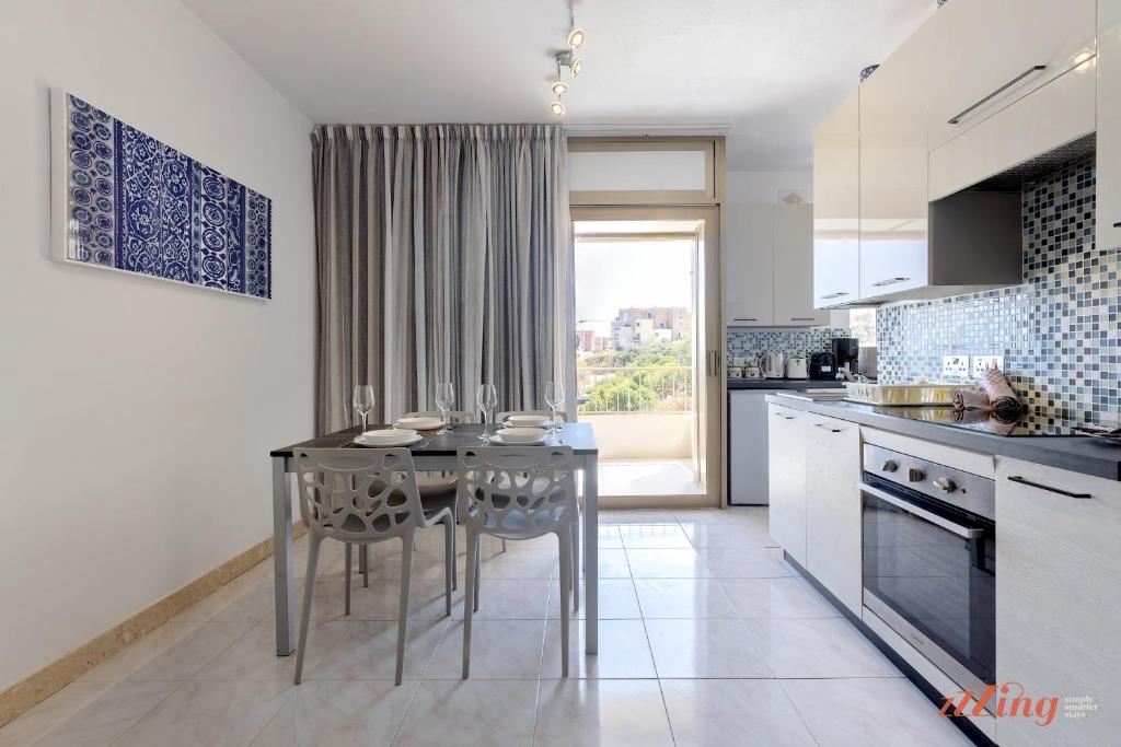 Seaview 2 Bedroom Beach Apartment photo 4