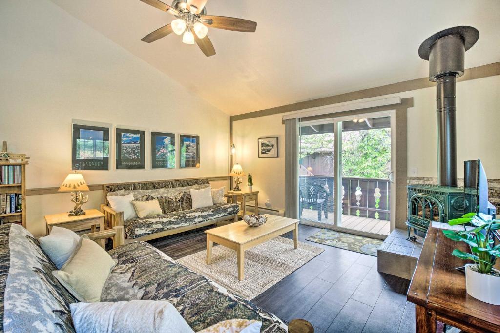 Cozy Condo on Fall River - 1 Mile to RMNP Gate! photo 3
