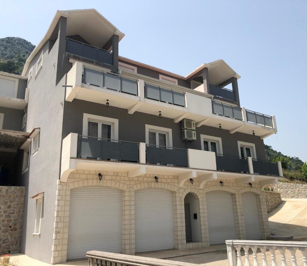 Apartments Seaview Estate Radovic photo 2