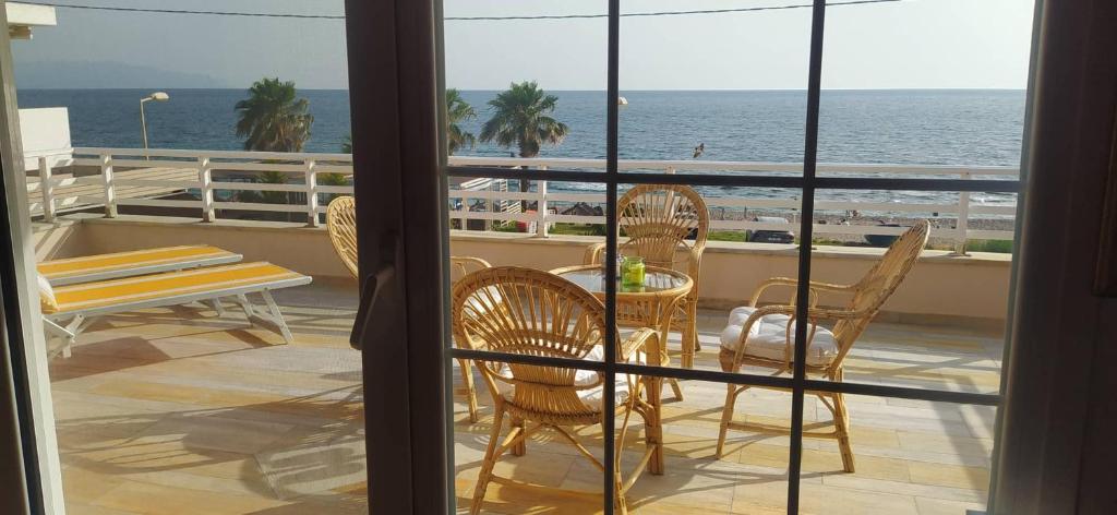 Suite in front of the sea photo 4