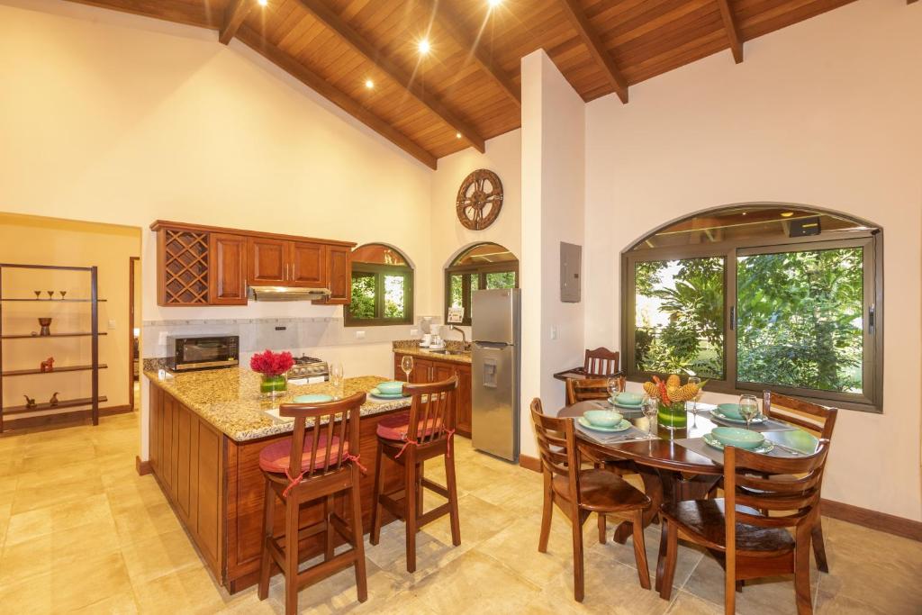 Three Bedroom Two Bath Villa on 20 Acres of Nature! "Hana's Celeste Retreat"