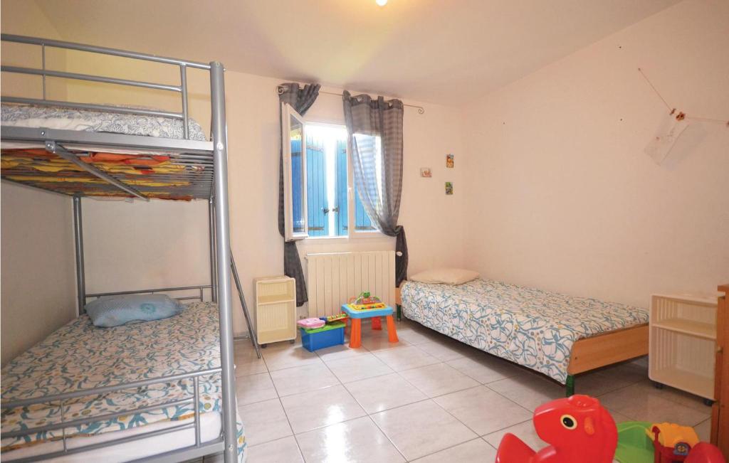 Beautiful Home In St Christol Les Ales With 4 Bedrooms, Outdoor Swimming Pool And Wifi photo 3