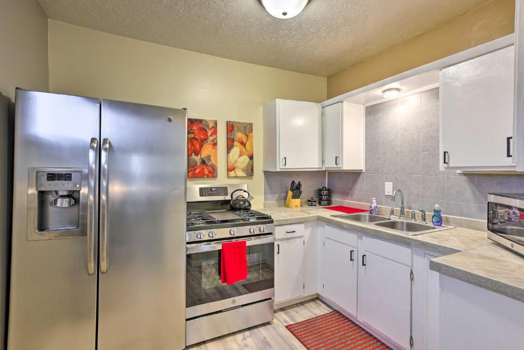 Council Bluffs Cottage Proximity to Parks! photo 2