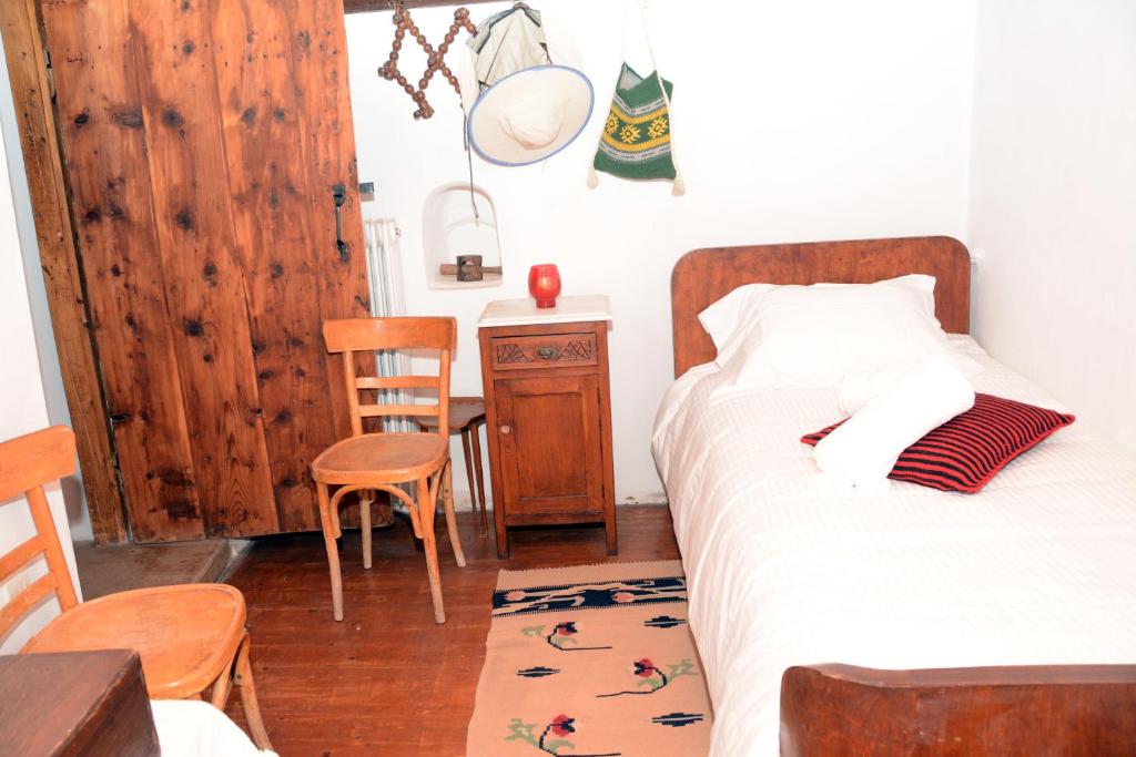 Noula's and Giorgos' Cottage in Desfina village- near Delphi photo 3