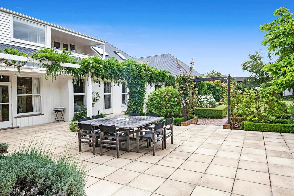 French City Mansion - Christchurch Luxury Home photo 1