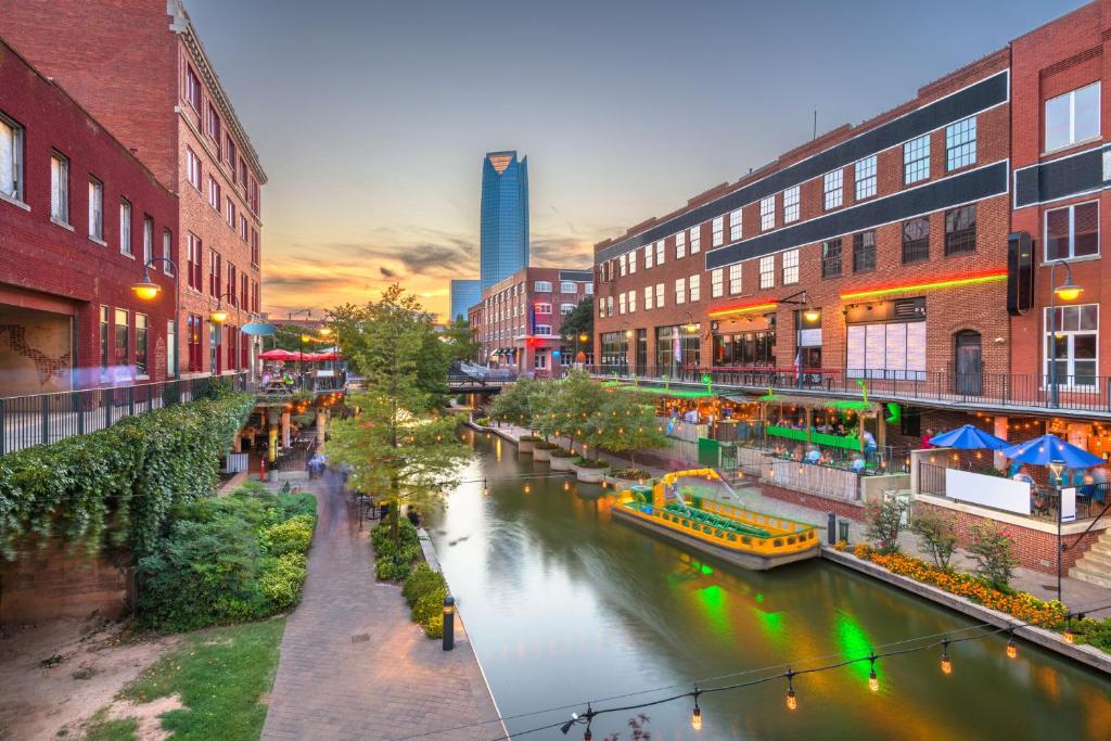 Days Inn by Wyndham Oklahoma City Bricktown photo 2