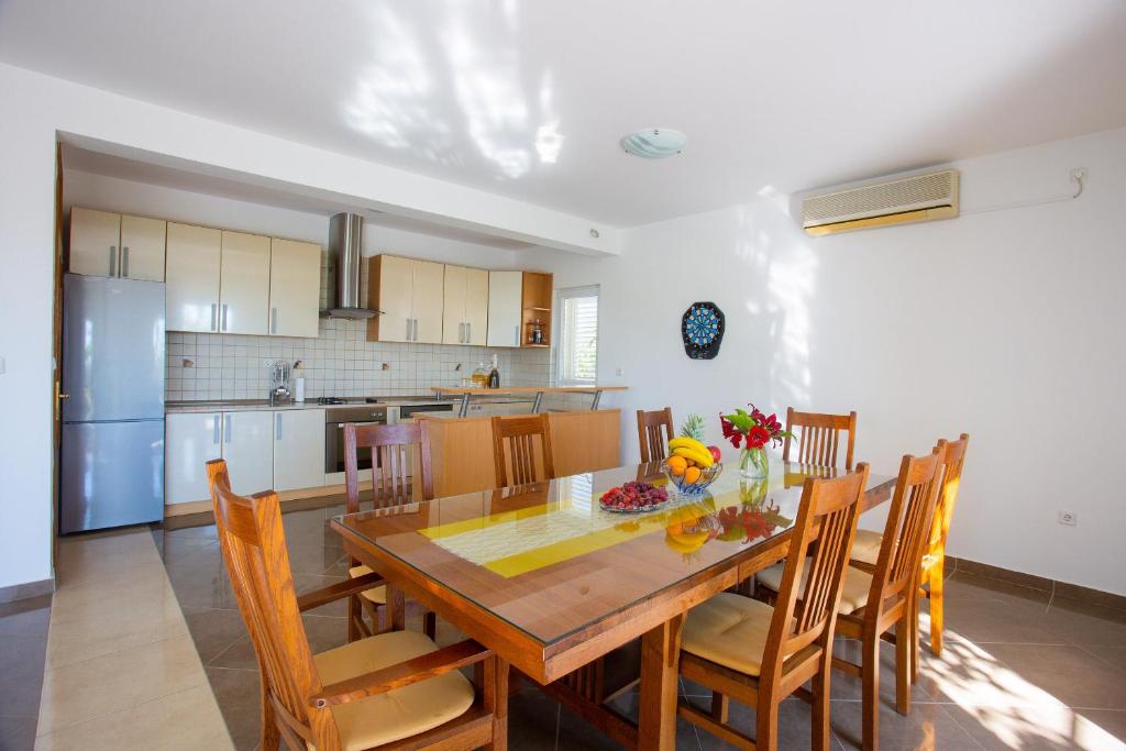 Villa Olive tree photo 4