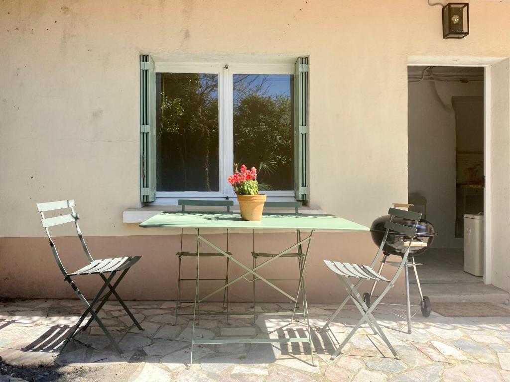 Gîte Le Palmier - Perfectly located cosy studio with private garden photo 3
