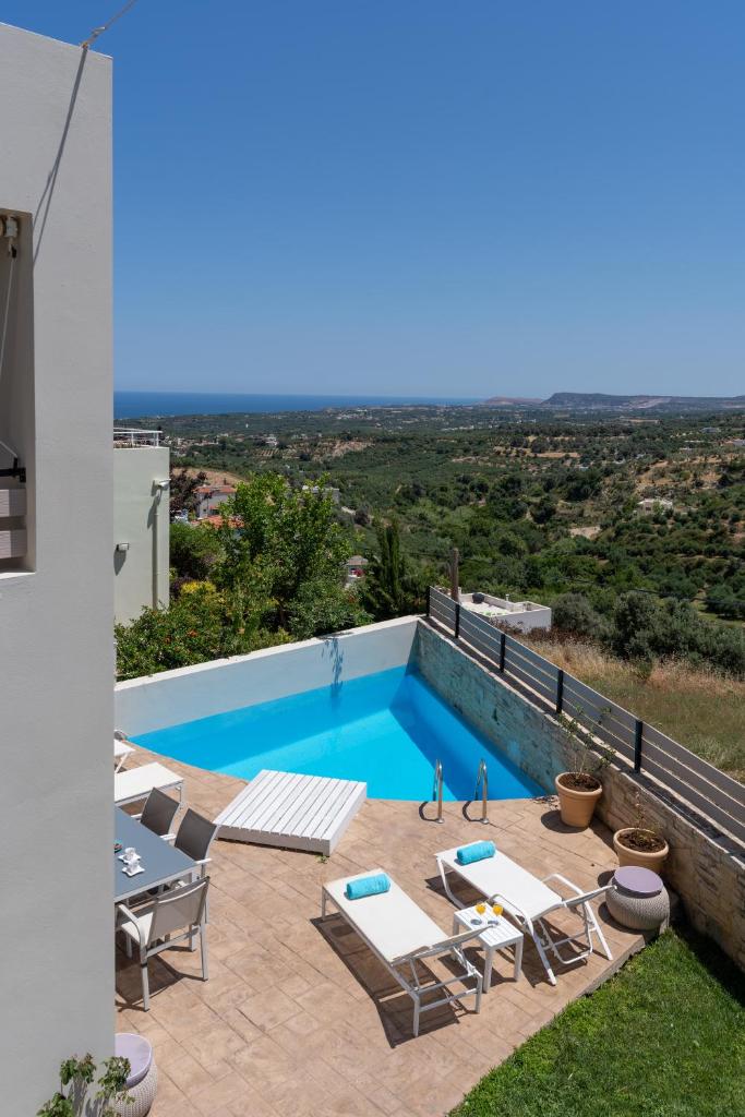 Linari Villa, a peaceful & cozy 2bdr villa with private pool! photo 1