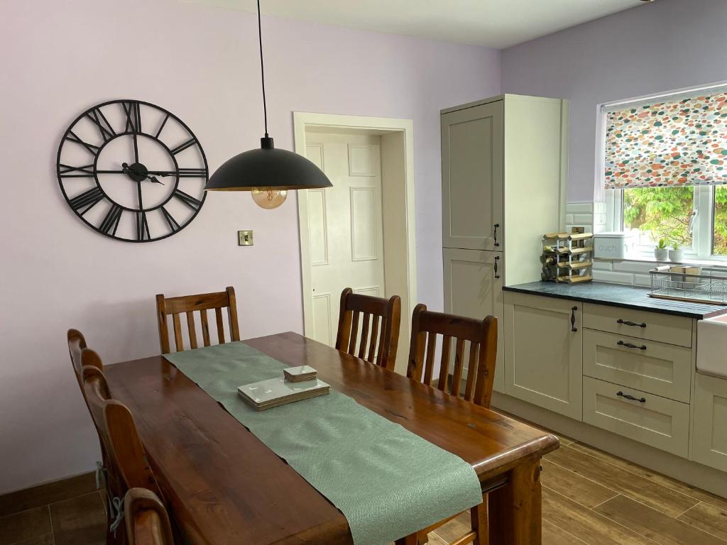 Prime location: spacious & stylish home photo 3