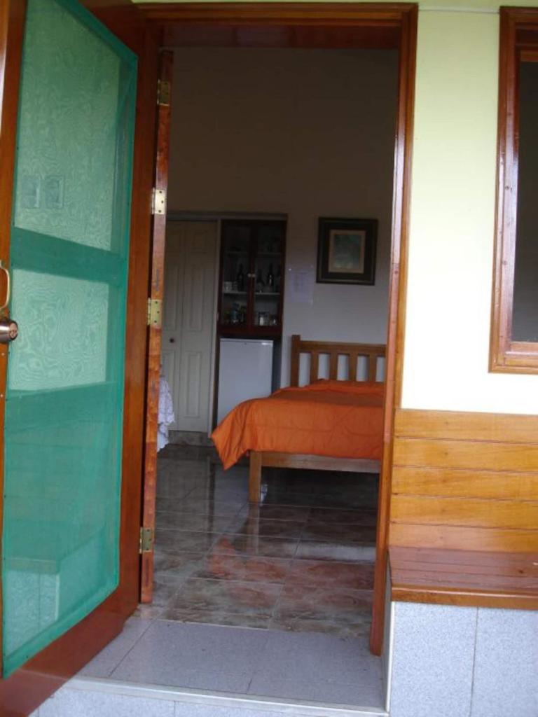 Swiss Chalet with Private Kitchen near Lima photo 3