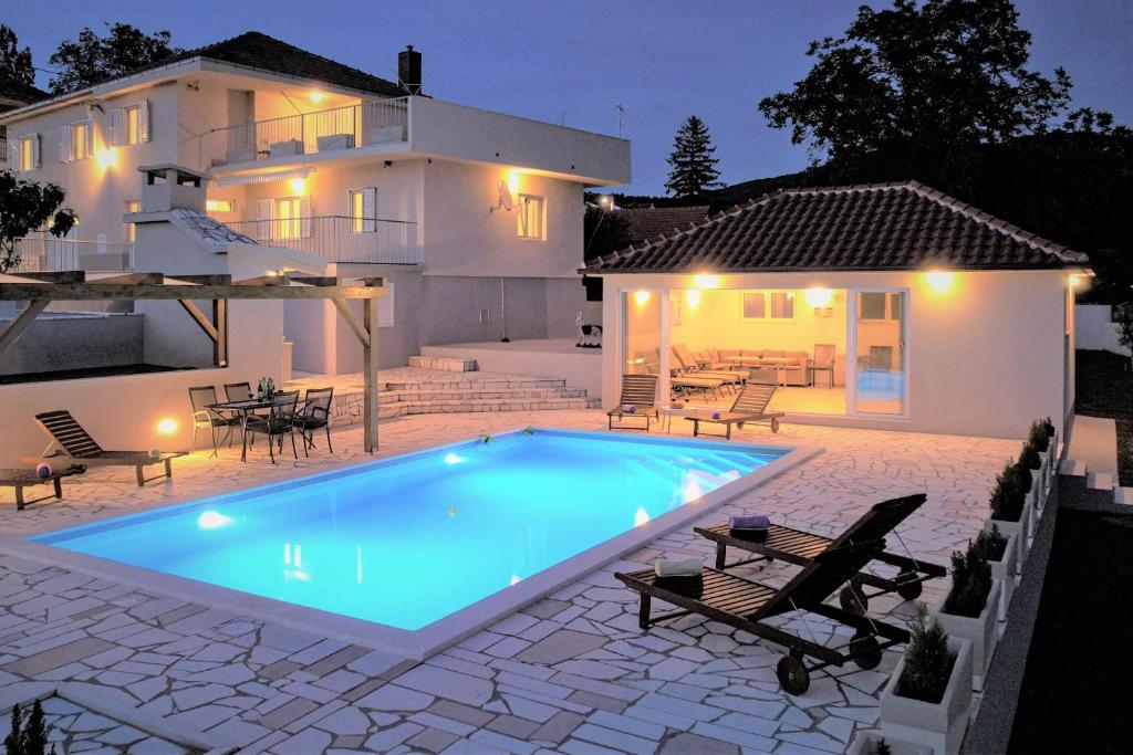Villa Gorana with 41sqm private pool
