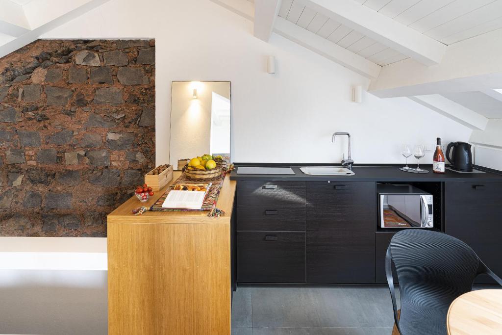 Design apartment with terrace by Wonderful Italy photo 4
