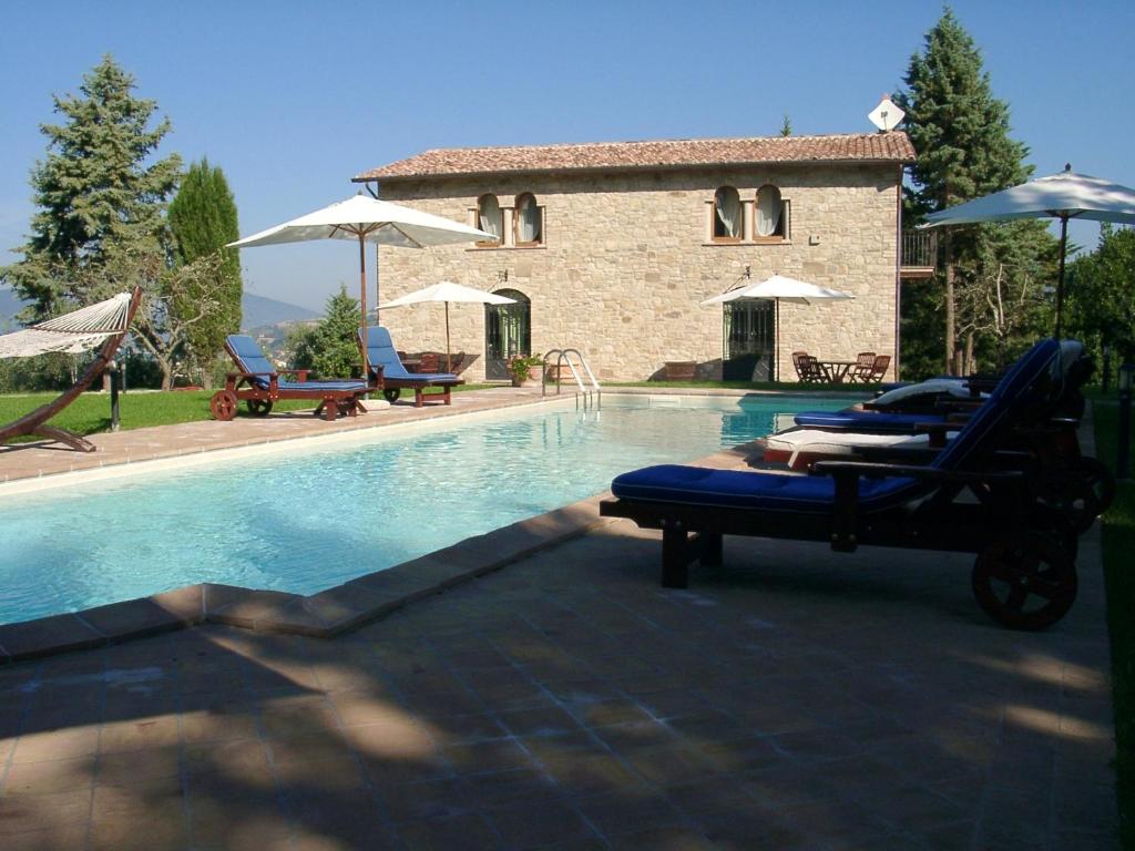 7 bedrooms villa with private pool enclosed garden and wifi at Loc Ramazzano Perugia photo 2