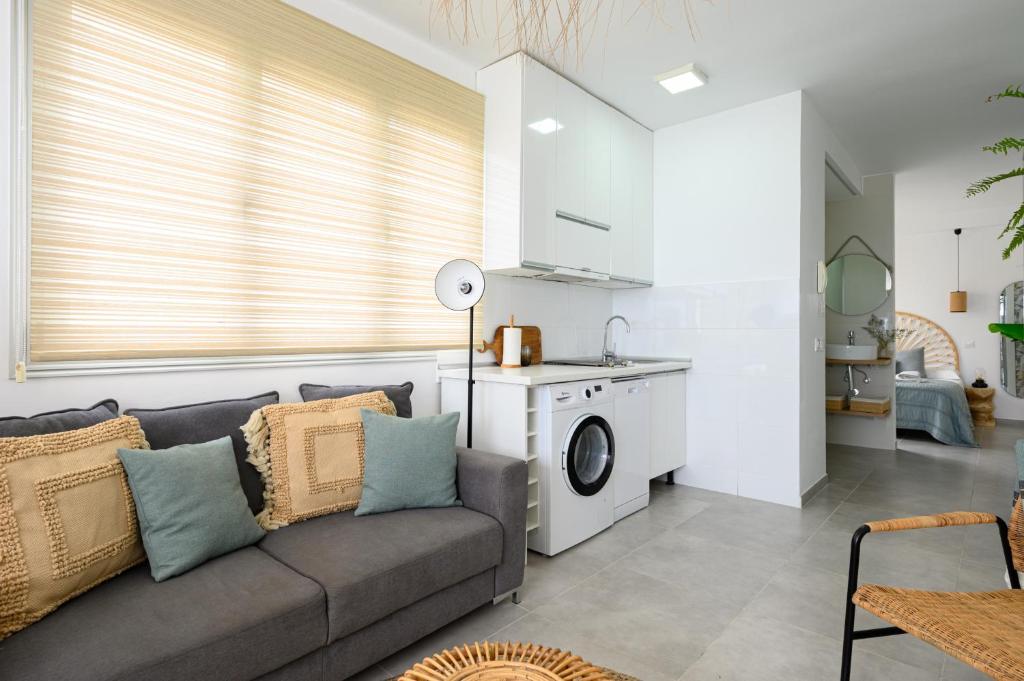Stylish Sea View Accommodation Las Canteras - Tap to explore photos