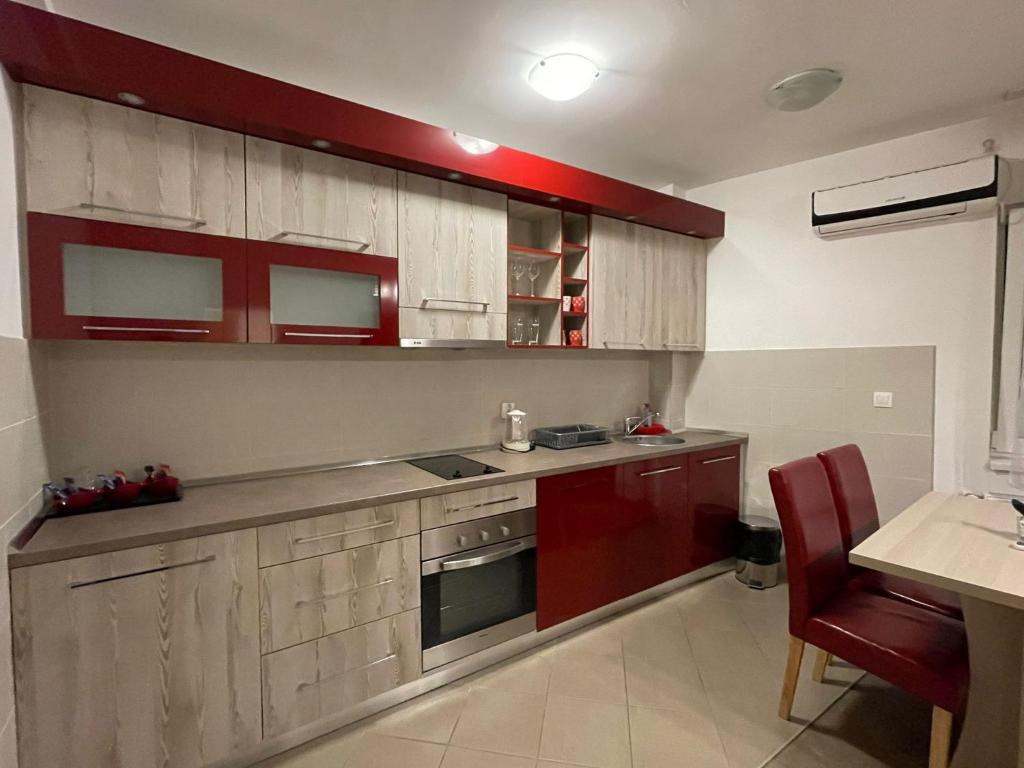 Holiday Wing Apartments photo 3