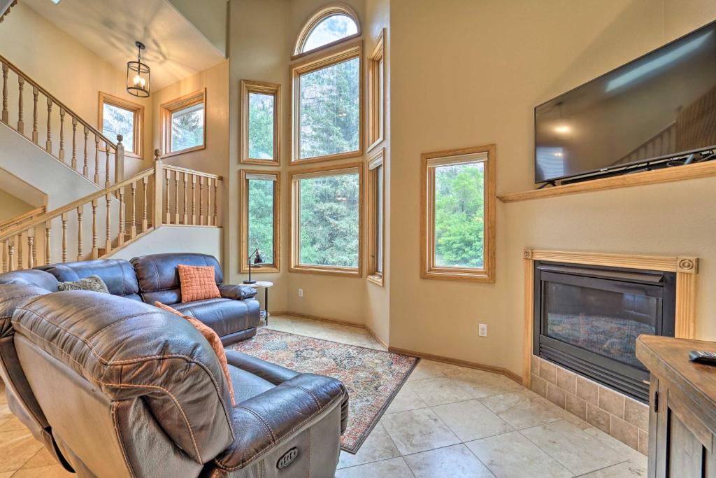 Townhome with Mtn Views 1 Block to Downtown Ouray! photo 1