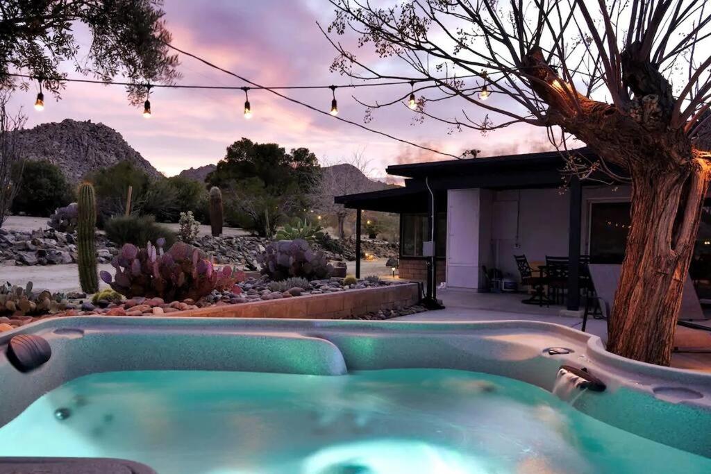 The Outpost Joshua Tree: Hot Tub, GameRoom, JTNP image