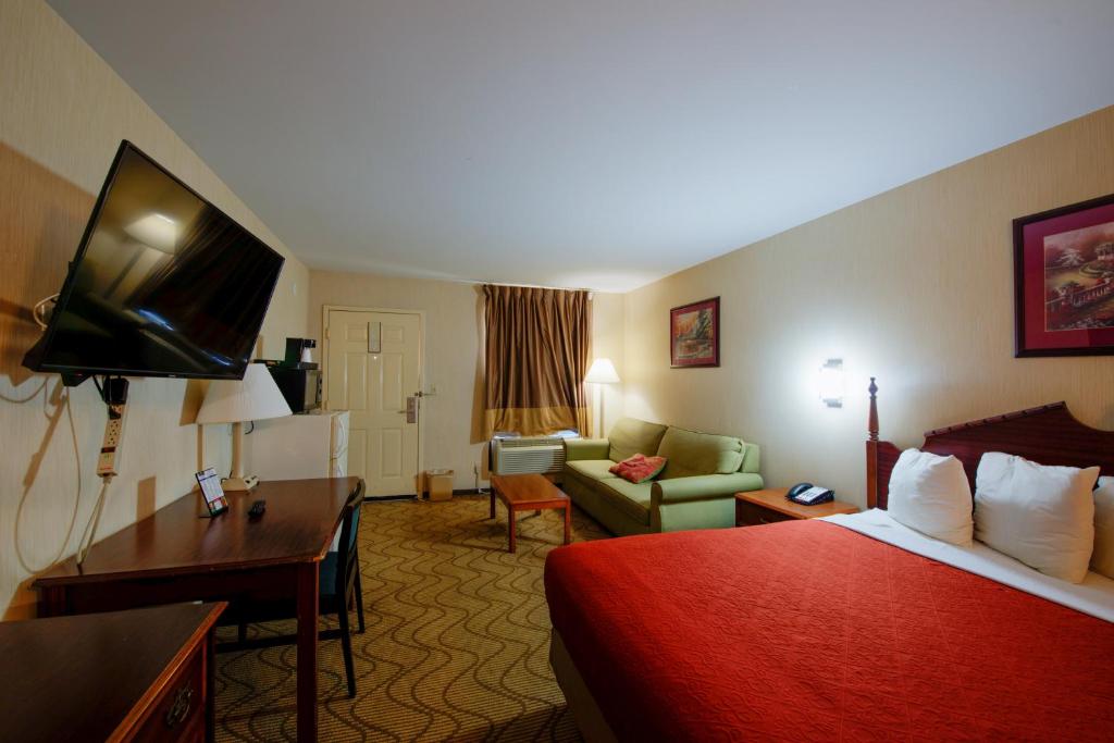 Brentwood Inn & Suites image