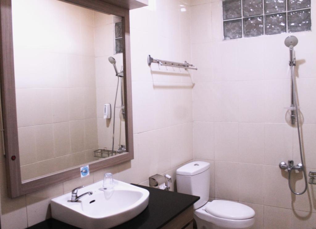 Aleyra Hotel and Villa Garut - Tap to explore photos