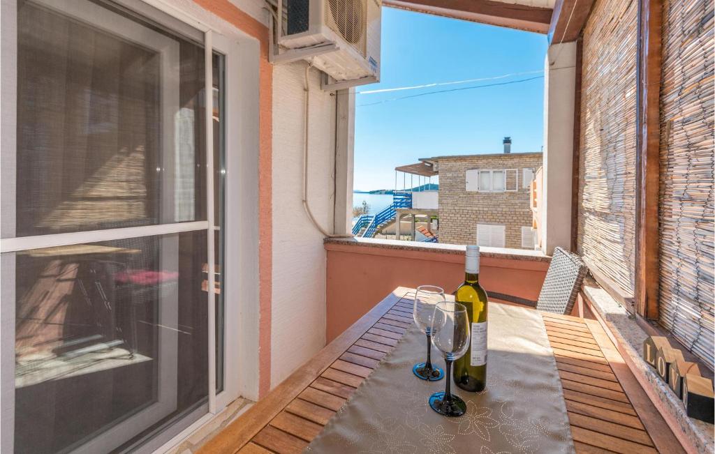 Amazing Apartment In Nevidane With 1 Bedrooms And Wifi photo 2