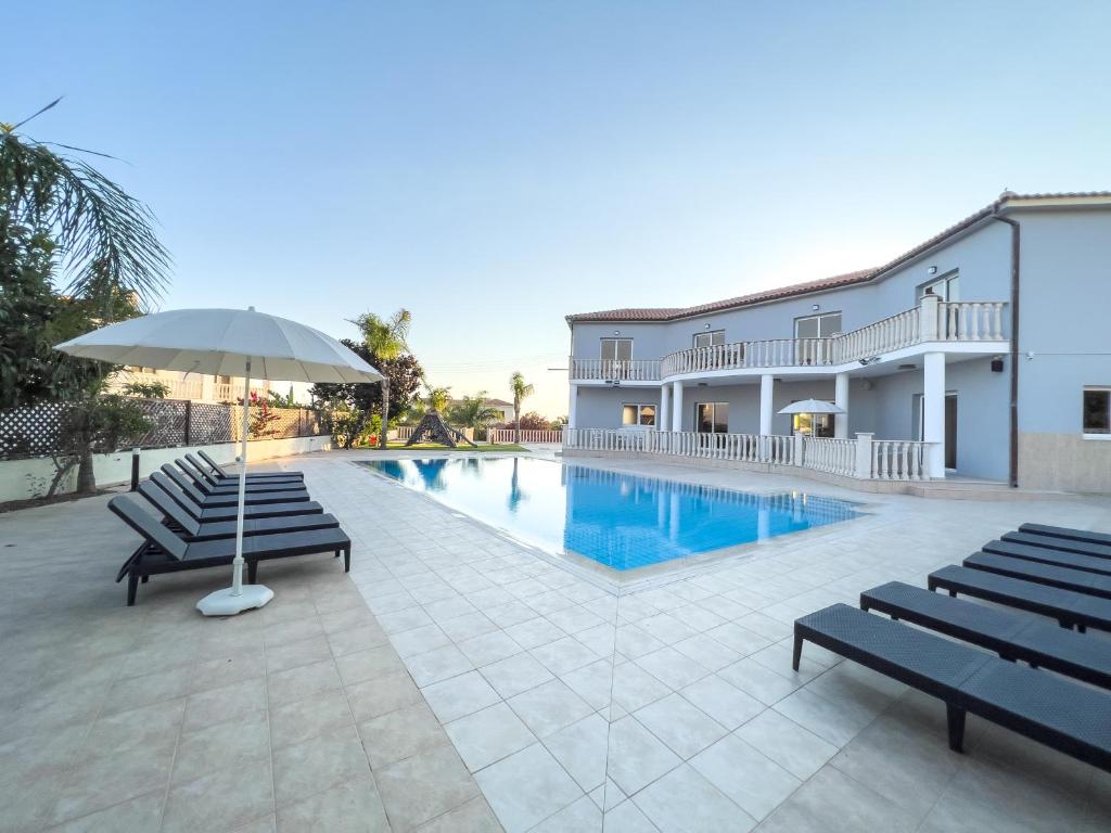 Grand villa Lynn seaview Ayia Napa photo 2