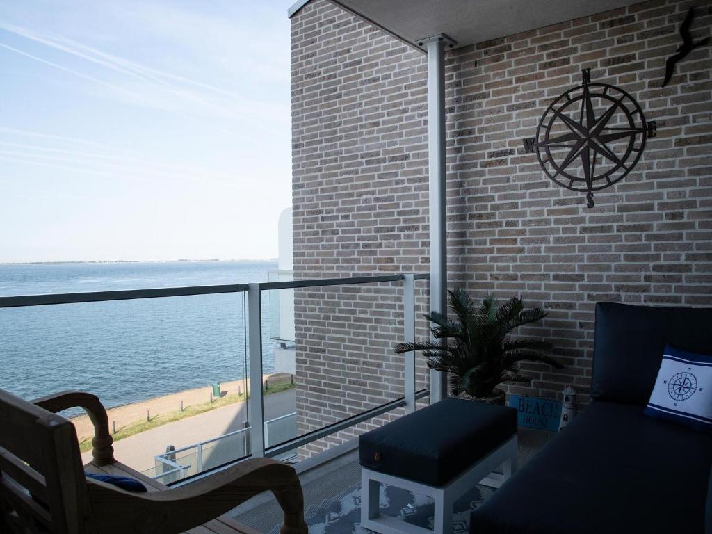 Beautiful and stylish apartment with sea view located on the Oosterschelde photo 3