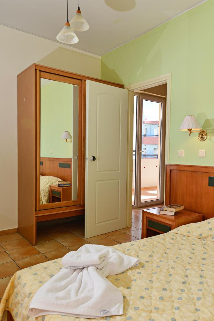 Апартаменты (Семейные апартаменты (для 2 взрослых и 2 детей)), Lefkoniko Bay
