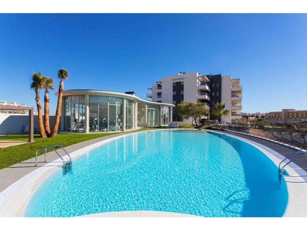 Modern Three bedroom apartment in Green Hills, La Zenia EB10
